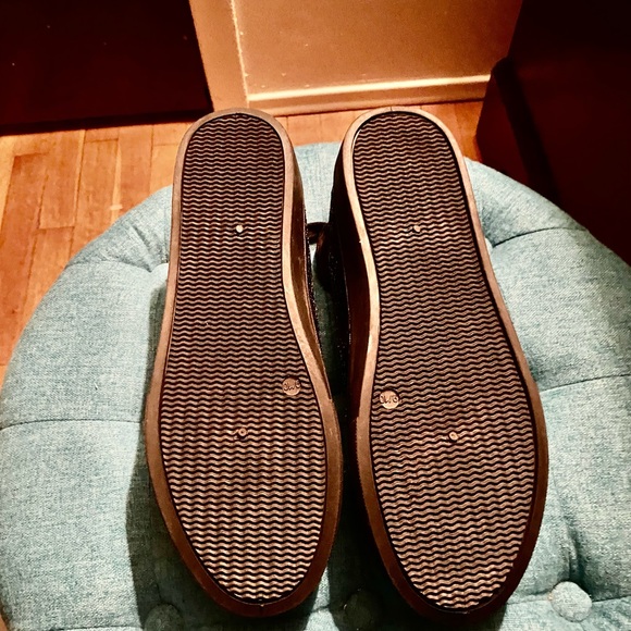 Shoes - Picture 5 of 6